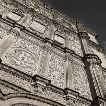 L&aacute;mina Fachada de la Universidad